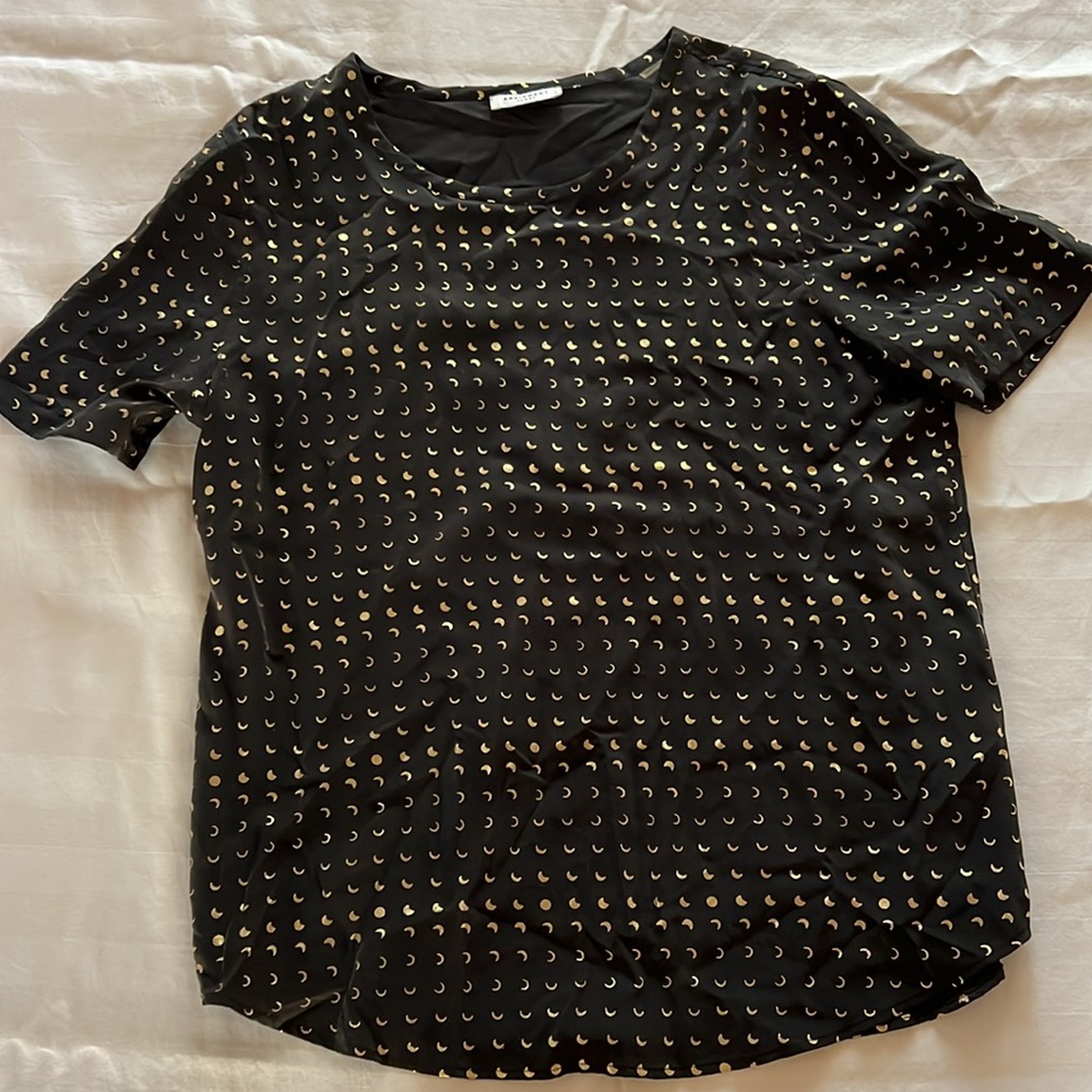 Equipment Silk Short Sleeve Blouse with Gold Moon Cycle Print 🌙